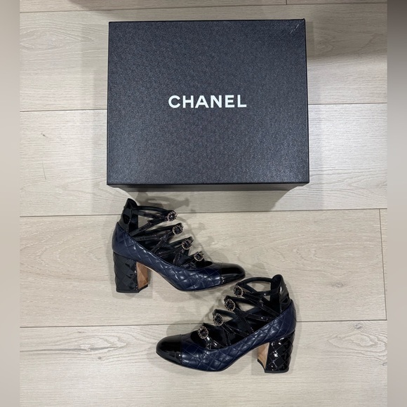 CHANEL Shoes - Chanel Interlocking Straps Navy/Black Quilted Pumps Size 37